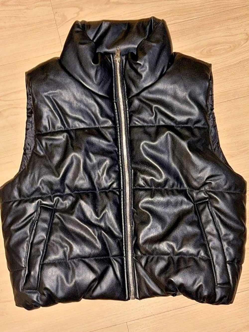 Ambiance Women's Black Puffer Vest Size Medium